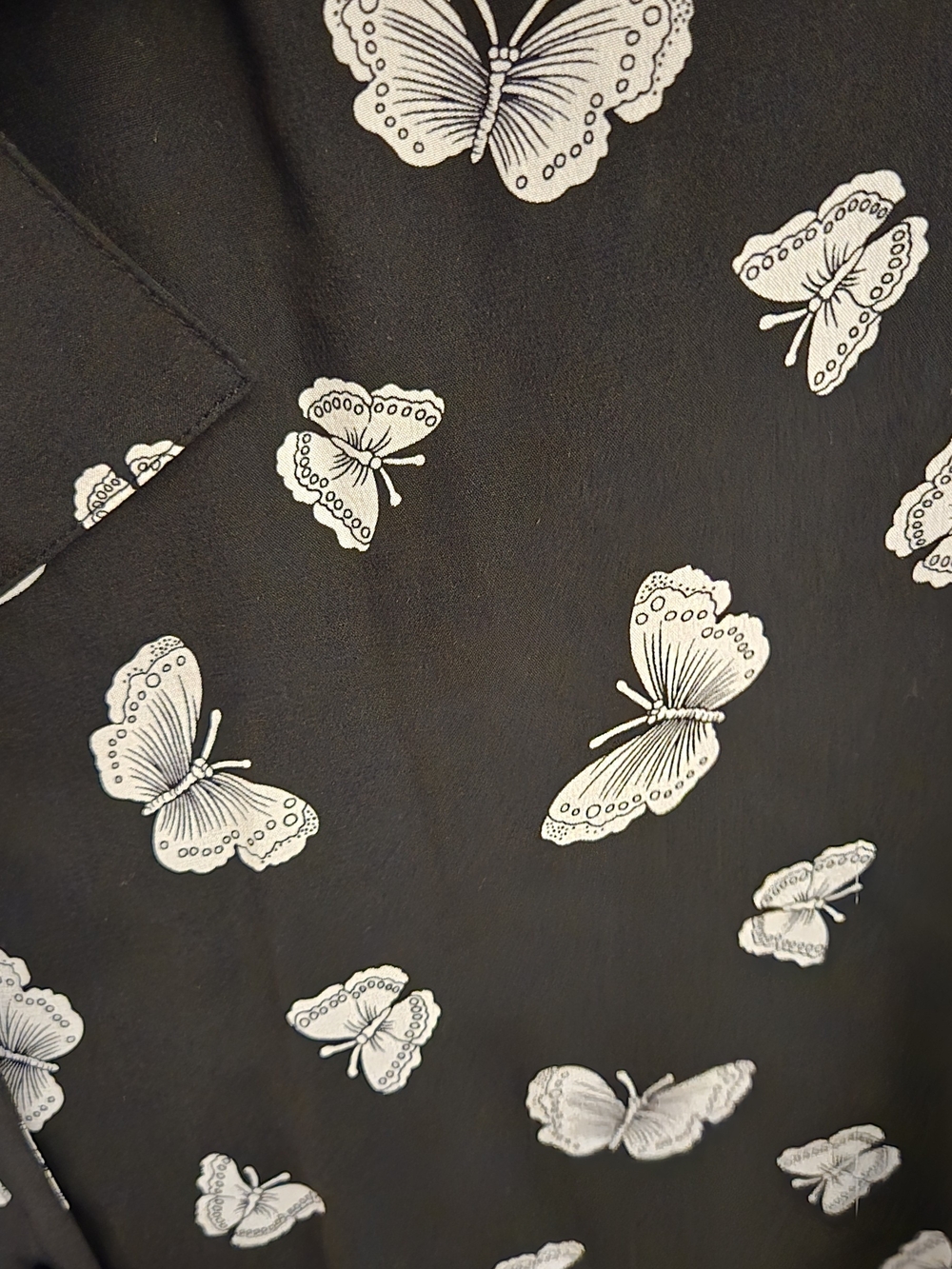 Ann May Black Butterfly Print Silk Button-Up Blouse - Picture 4 of 4